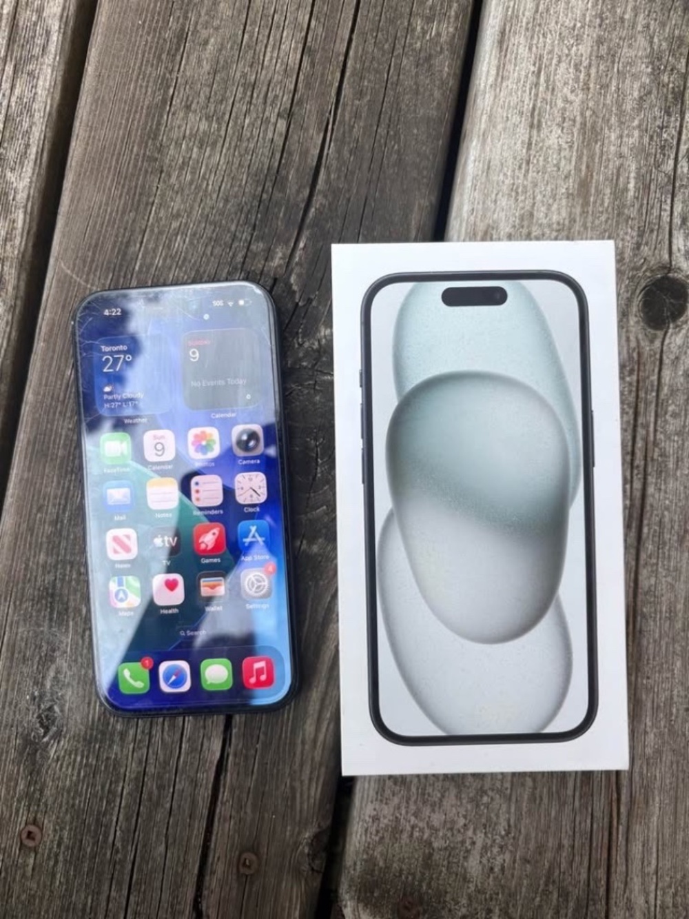 iPhone 15 128gb with box